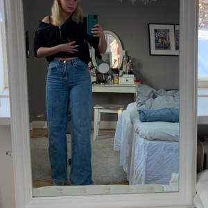 Straight/wideleg jeans från NAKD