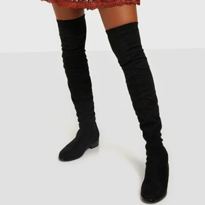 Over knee boot - Säljer mina over knee från Nelly, storlek 38. De är använda ca 2 gånger och är i fint skick! Skicka privat för bilder. Originalpris 599.