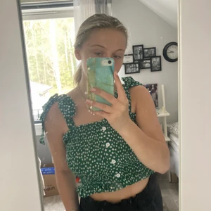 Shein linne - Linne ifrån Shein som är super super fint! Så stretchig och bra kvalité?! Banden går inte att reglera som man vill men de enkelt och sprätta upp de om man vill kunna göra de! 