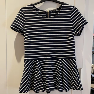 Randig topp - Randig söt topp. Tyvärr för liten för mig