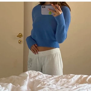 Jätte snygg tröja från zara storlek m (nyskick) - Aldrig använd blå tröja från zara i storlek m🥰. (Köparen står för frakt)