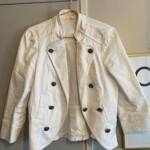 Jeans jacka  - Jeansjacka inga fläckar fina skick 