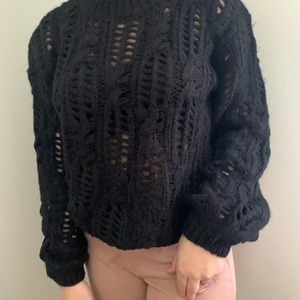 Svart stickat från nelly - Svart stickat tröja från nelly