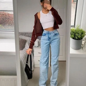 Dr. Denim jeans - Säljer vidare dessa jeans från Dr. Denim i modellen Echo. I så fin blå färg! Skriv vid frågor ❤️