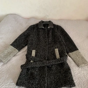 Jacka - Säljer denna jacka i storlek S.