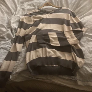 Randig sweater  - Snygg o fint skick 