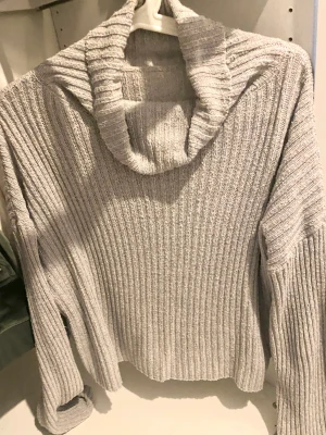 Stickad tröja  - +frakt 