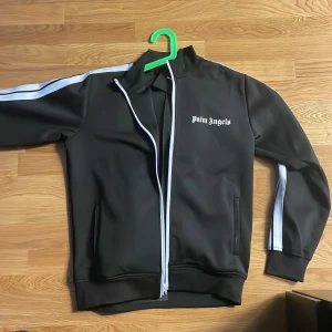 Palm Angels Tracksuit  - Både tröja och byxor! Oanvänd, legat i garderoben bara så vill få bort den! Storlek S