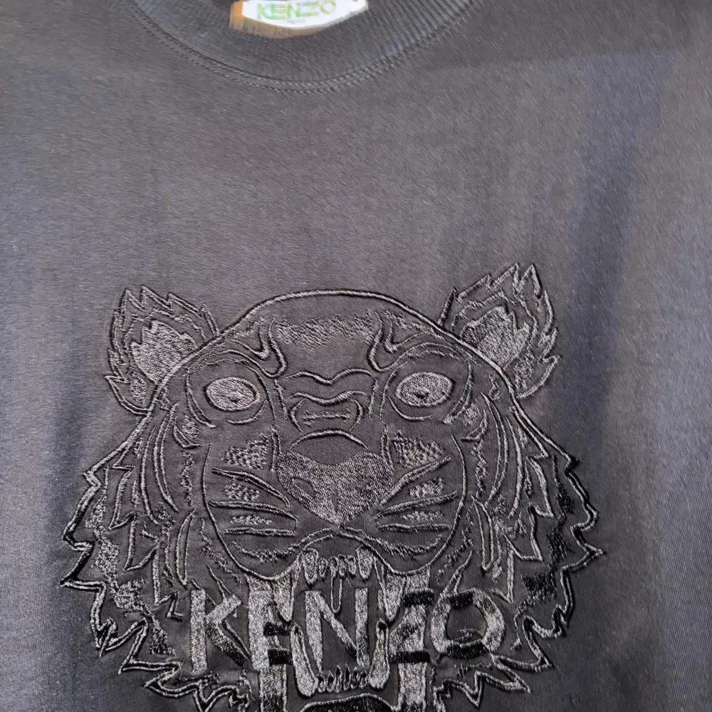 Kenzo sweatshirt black (M-L). Tröjor & Koftor.