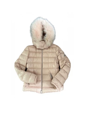 Moncler jacka  - Puderrosa badyfur down moncler jacka. Den har inga defekter och är i jätte fint skick. Strl 0 vilket motsvarar XS🩷🩷