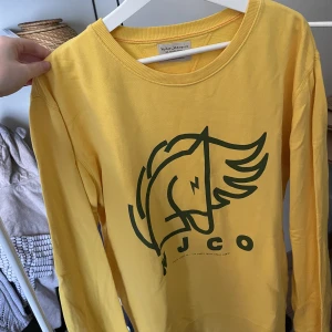 Tjocktröja  - Nudie jeans tröja storlek L 