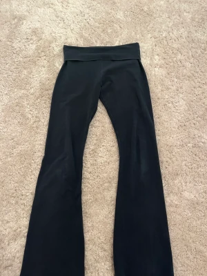  yoga pants - Säljer dom hära yoga pyxorna från brandy Melville 