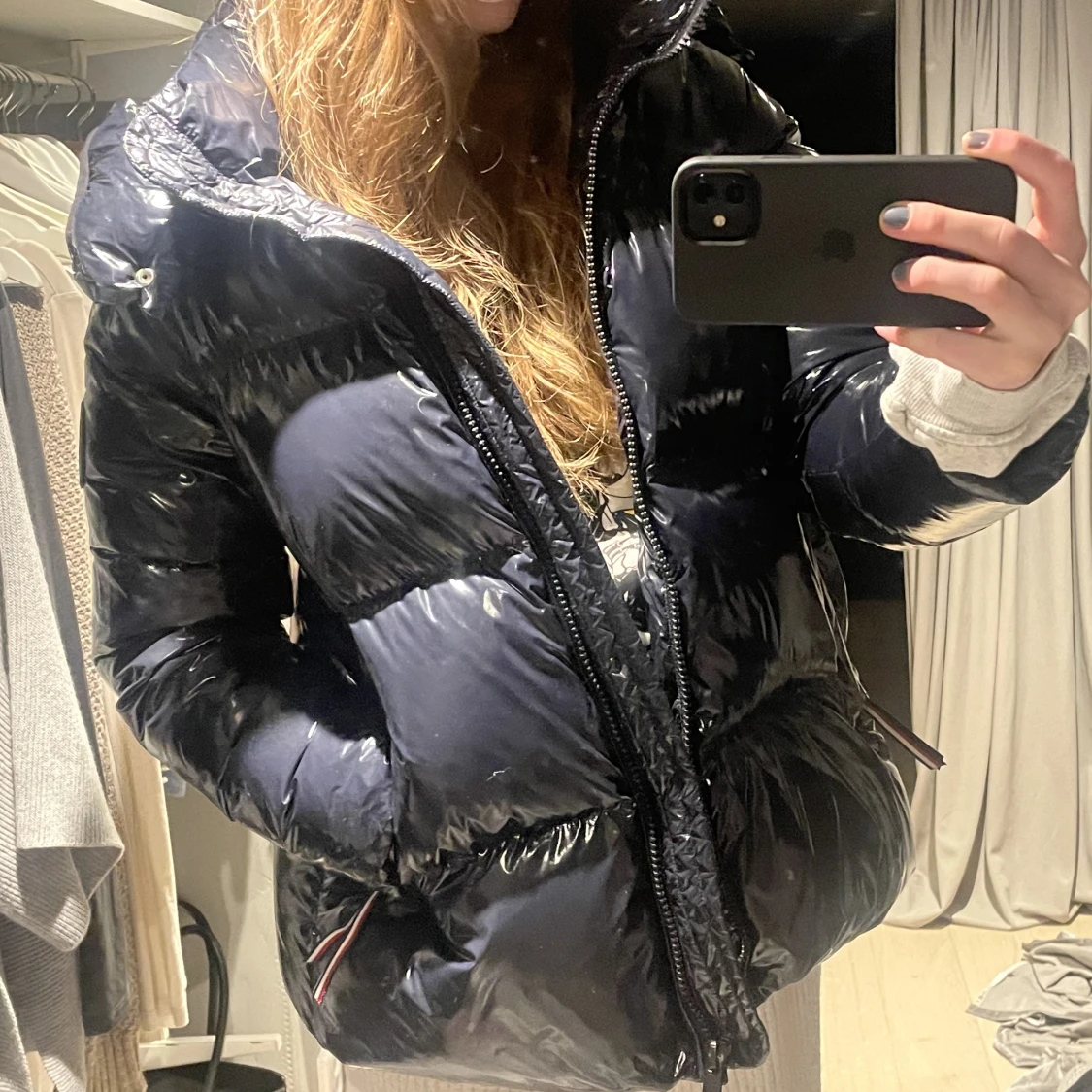 Svart glansig vinterjacka  - 91