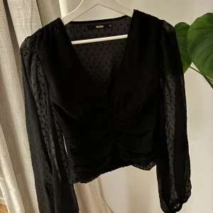 Blus - Meshblus från Bikbok i storlek xs 🤝