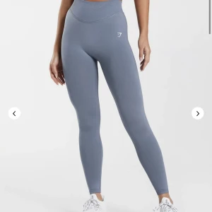 Tränings thights🩵 - Super fina tränings thights från gymshark. Nyskick, använda en gång. Nypris 699 kr. Mitt pris 300 kr.