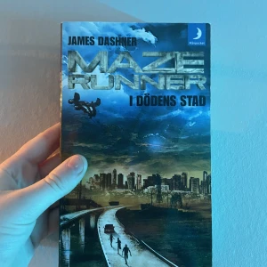 Bok - Maze runner - i dödens stad pocket - Mycket bra skick. Tror detta är trean i serien