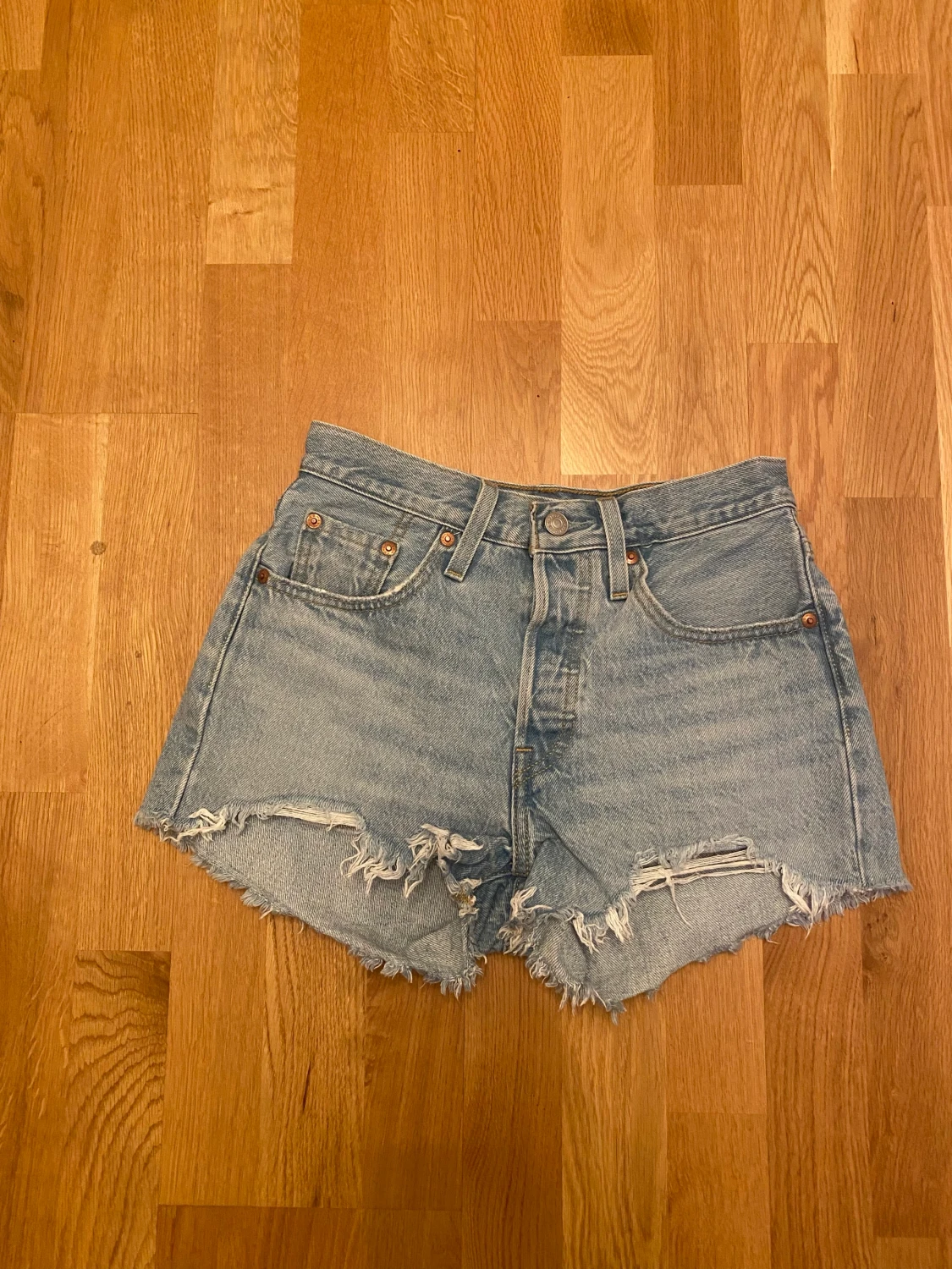 Levi’s 501 Shorts - 90