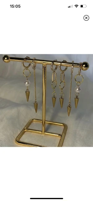 StilSthlm  - Så snygga örhängen  Köp för 99kr/st  Eller  185kr/par Modell 084