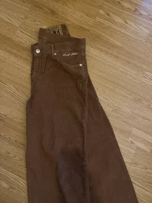 Skateboardbyxor Manchester  - Coola manchesterbyxor i bra skick från sweet skateboarding. 