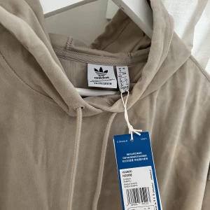 Huvtröja - Hoodie från Addidas! Ej använd.