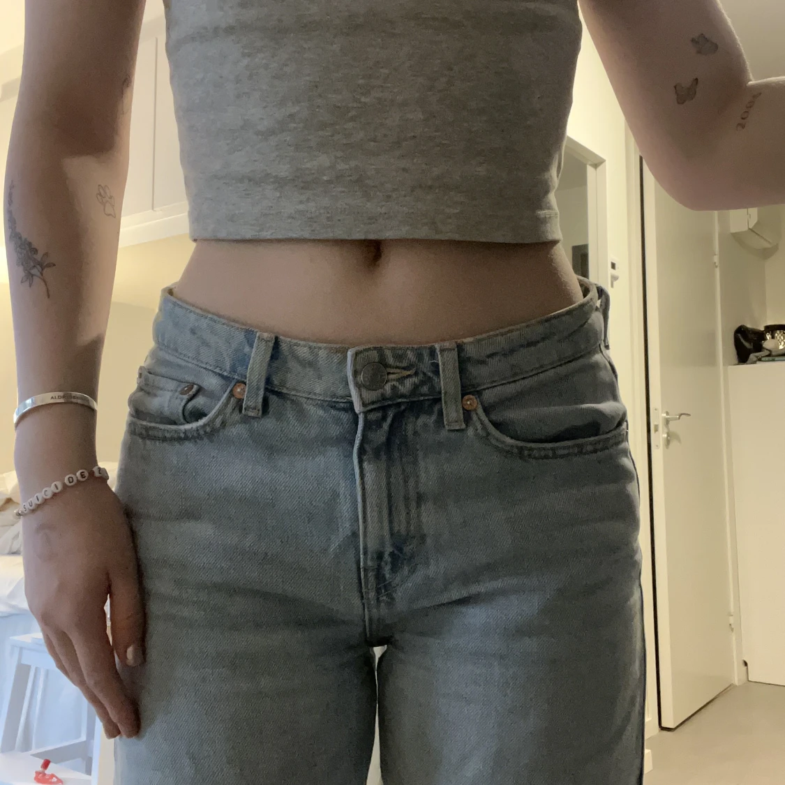 Ljusblåa mid bootcut jeans - 90