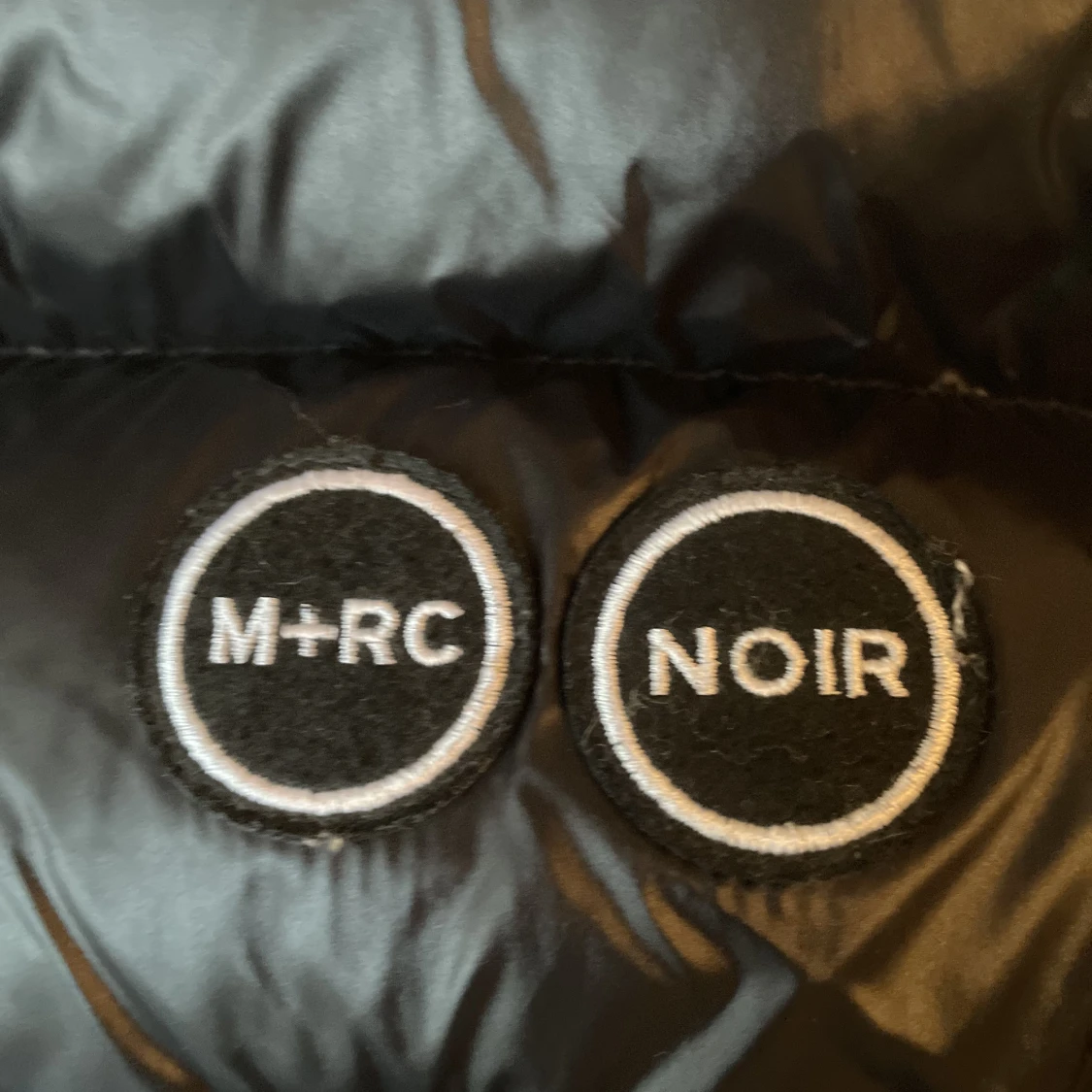 M+RC NOIR Väst - 90
