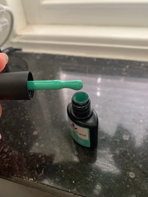 Color gele - Helt nytt aldrig använd, i färgen A083 8ml. Skriv om du har några funderingar. Vid snabb affär så kan jag fixa shyssta priser💙🦋