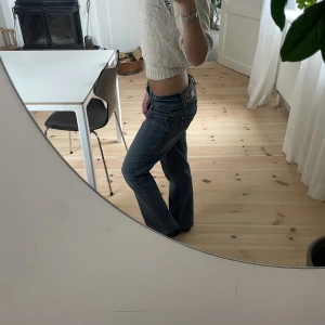 Lågmidjade vintage jeans - Coola vintage Lågmidjade jeans från John Devin med  jätte snygga fickor 