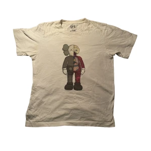 T-shirt  - En vit t-Shirt väldigt fin. Och är Limited addition