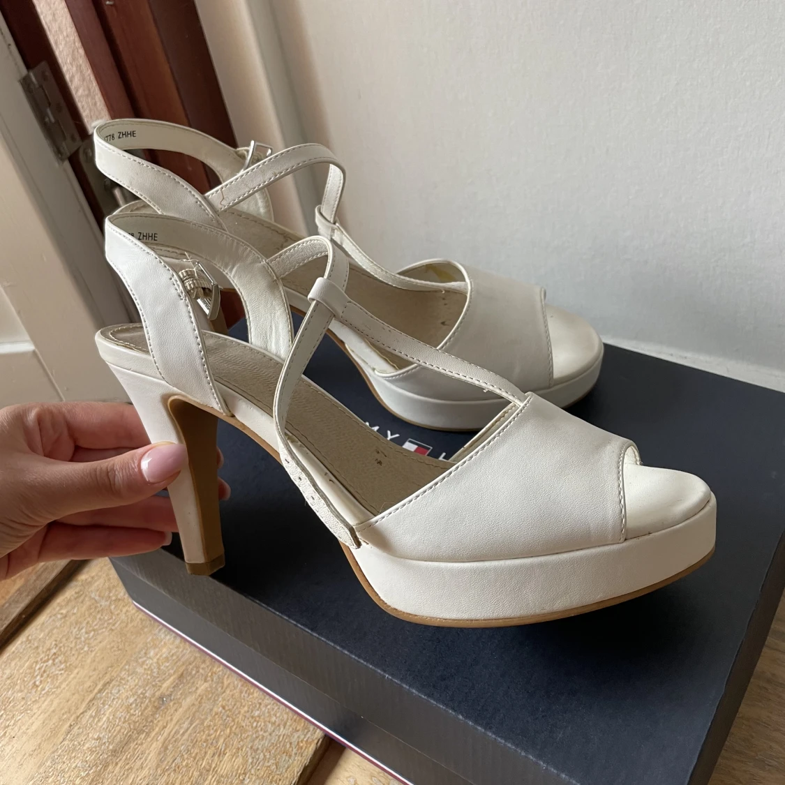 Vita klackskor (40) - 91