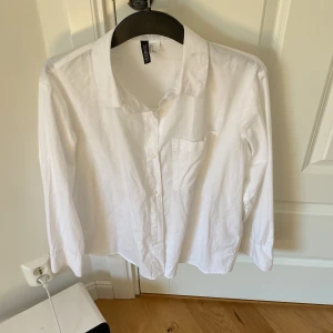 skjorta - skjorta som nästan aldrig är använd❤️