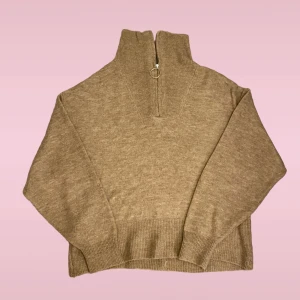 Stickad tröja  - Stickad tröja, beig/brun, 