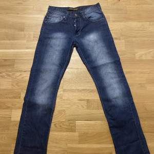Helt nya jeans från Takeshy Kurosawa helt oanvända storlek 29