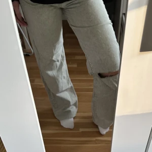 Jeans - Ljusa militärgröna jeans