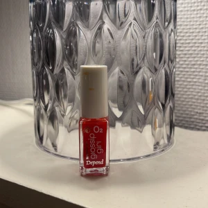 Gossip girl nagellack  - Säljer mitt gossip girl nagelack från depend i nyskick 