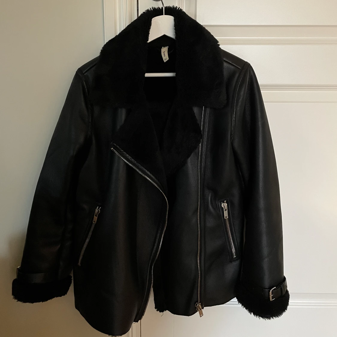 Pilotjacka i fuskskinn