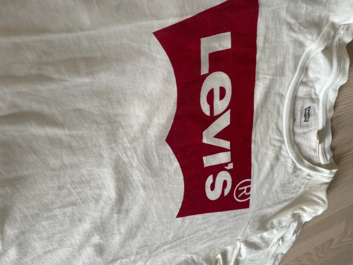 Levi’s tshirt - 90