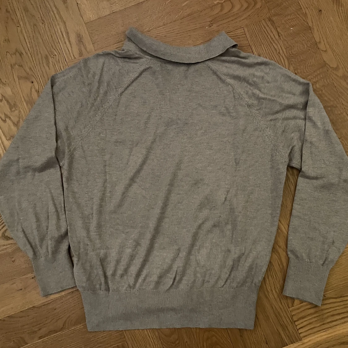 Ljusbrun långärmad tröja  - 90