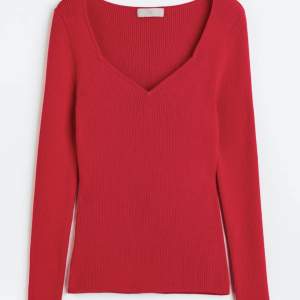 Röd tröja Xs från H&m! Knappt använd!💖