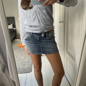 Kjol från hm - Jeanskjol från hm