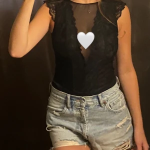 Spetstopp - Spets top/body💓 något genomskinlig men går lika bra att ha ett linne under💞