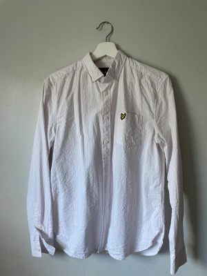 Lyle&Scott skjorta - Väldigt sparsamt använt Lyle&Scott skjorta i bra skick 
