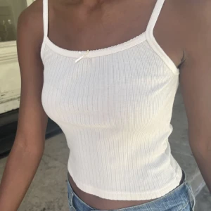 brandy linne  - Säljer mitt helt nya (med lappen kvar,endast testad) brandy linne eftersom det inte passade mig 💘