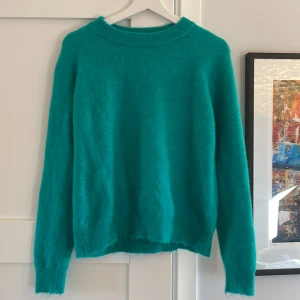 Stickad tröja från zara!  - Säljer den här fina stickade tröjan från zara! Använd fåtal gånger och därav i fint skick. Köparen står för frakten! Skriv vid eventuella funderingar! 🤗😊🥰