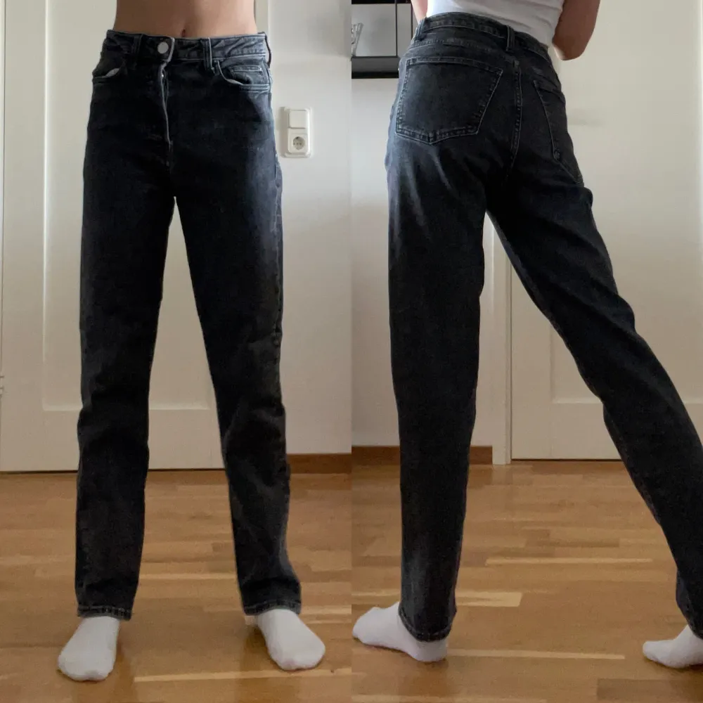 midrise jeans ifrån cubus. står inte någon storlek men antar det är xs/32/34. . Jeans & Byxor.