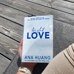 Twisted love  - Köpt för en vecka sedan, redan utläst. Riktigt bra, rekommendationer starkt!