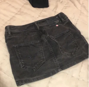 Diesel jeanskjol - Osäker på vad storlek 29 är, antar xs. Kolla deras hemsida annars