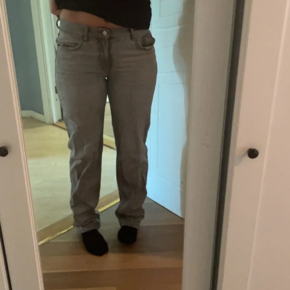 Low waist jeans från Gina tricot, bra skick , nypris 499. Jeans & Byxor.