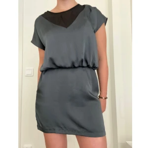 Klänning - Knappt använd klänning 