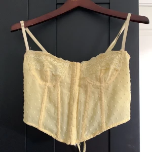 Korset  - Bra skick och använd en gång.  Original pris 499kr